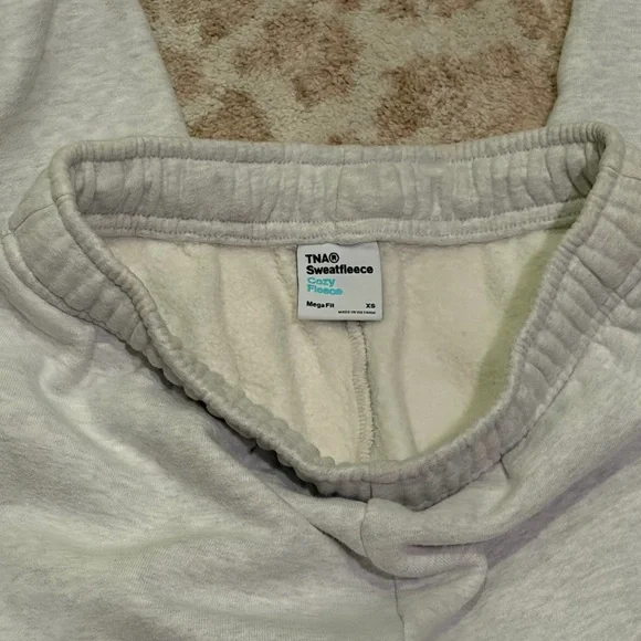 Aritzia TNA Sweatfleece Cozy Fleece Mega Fit Joggers - Picture 5 of 7